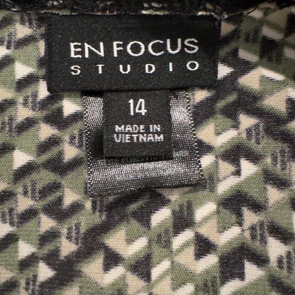 En Focus Studio Green Wrap Dress Plus Size 14 Graphic Print Slimming Office Work - Picture 5 of 13